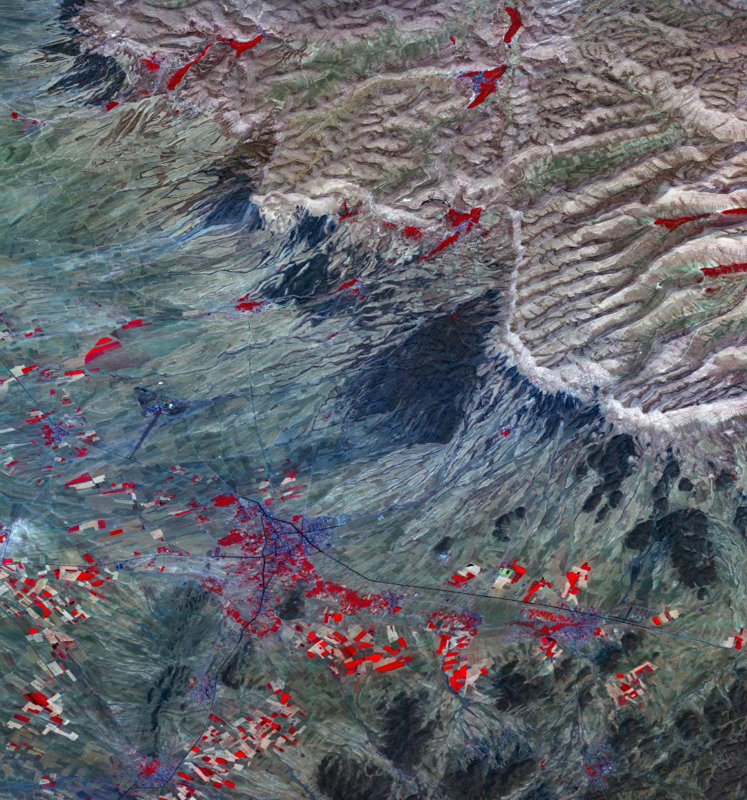 Xplore hyperspectral satellite image — mountain ranges